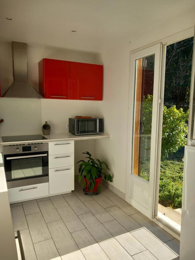 Petit Chalet En Bois Reynes Exterior photo